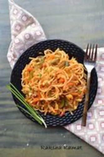 SCHEZWAN EGG NOODLES